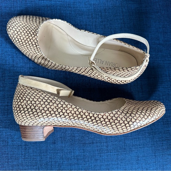 Adrian Allen ballet w low heel and ankle strap.  8 B - Picture 10 of 11
